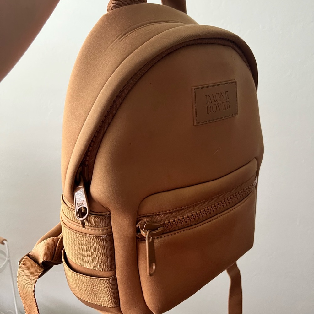Dagne Dover Small Dakota in camel, Play Condition